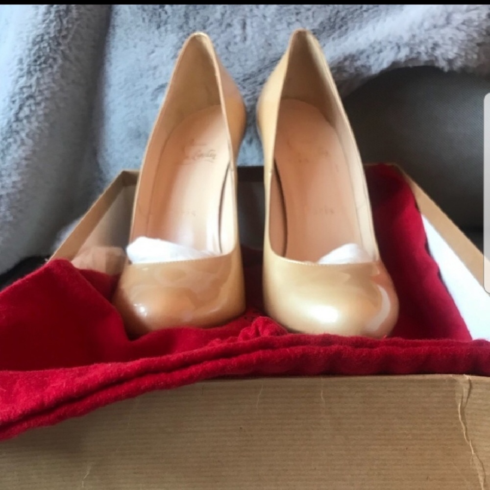AUTHENTIC Louboutin lady lynch heels